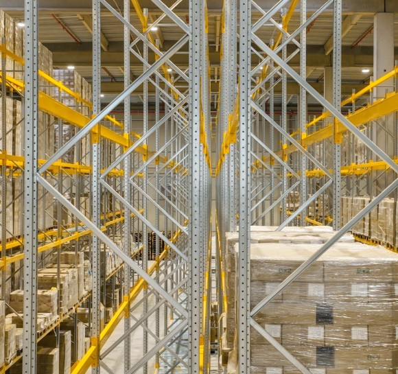 vista general instalación de estanterías de paletización